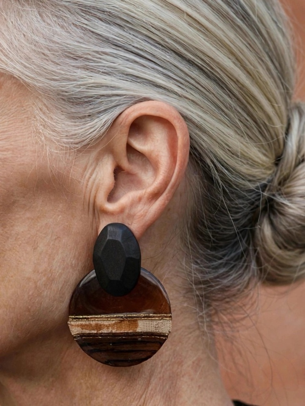 New Amimi Wooden Resin Disc Clip-On Earrings | Brown Boho Statement E117